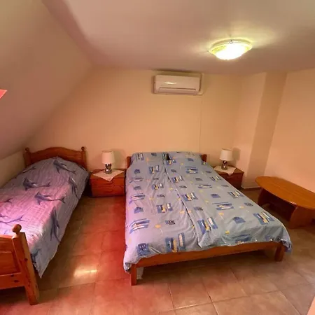Mezesvoelgy Vendeghaz بيت ضيافة